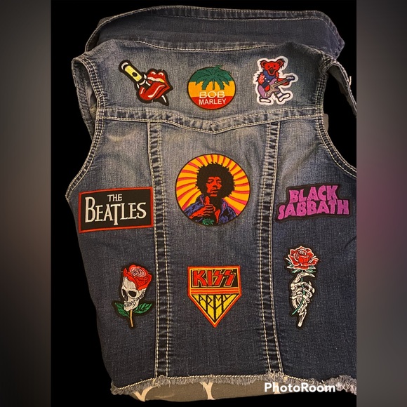 CUSTOMIZED DENIM VEST JACKET W/ THE ICONIC ROCK BANDS!! 16 PATCHES/1 BUTTON!! - Picture 6 of 8
